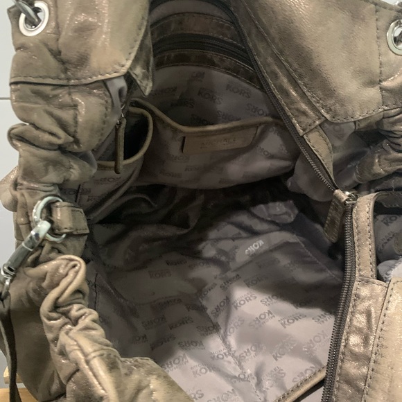 Michael Kors, champagne purse with silver accents - Picture 2 of 10